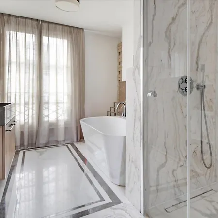 2br St Honore Vandome Paris