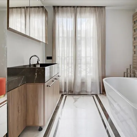 2br St Honore Vandome Apartment Paris