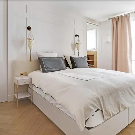 2br St Honore Vandome Apartment Paris
