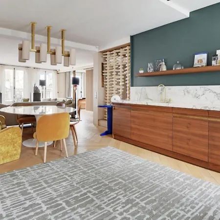 2br St Honore Vandome * Paris